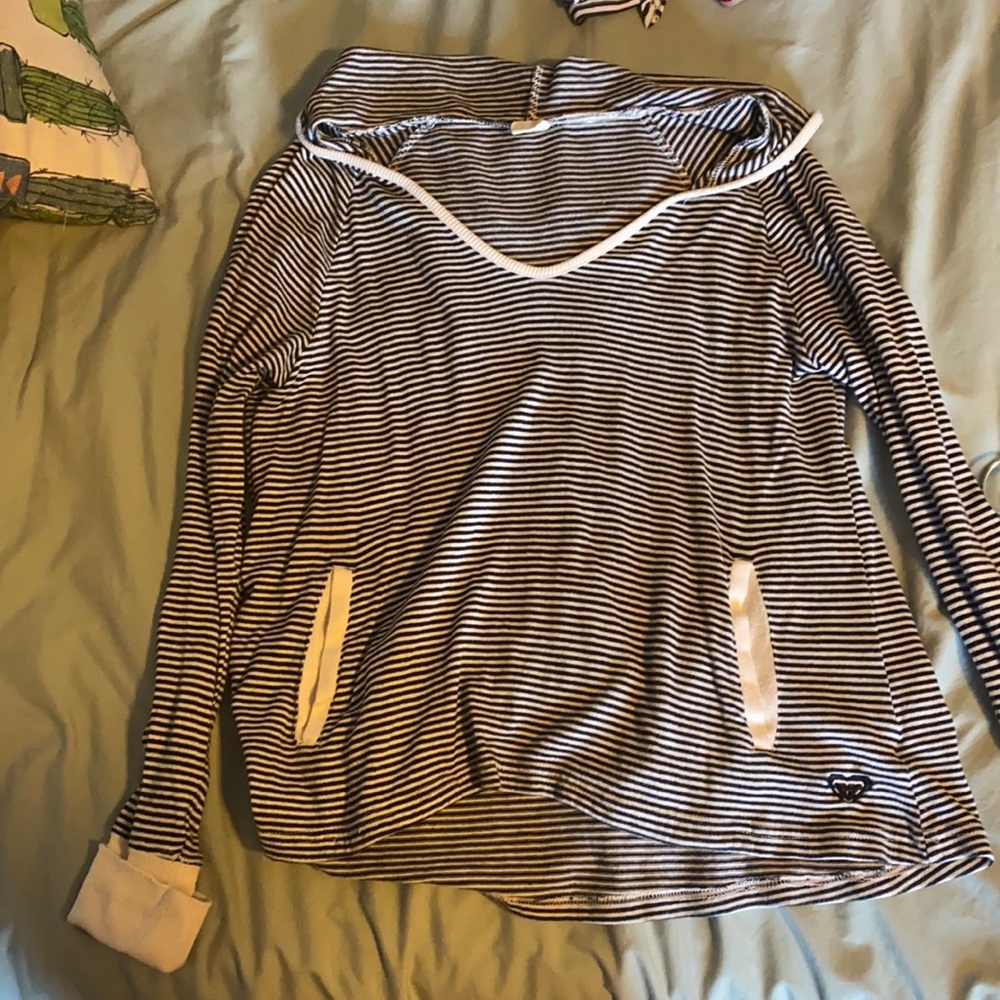 Roxy beach hoodie, fits like a medium/large